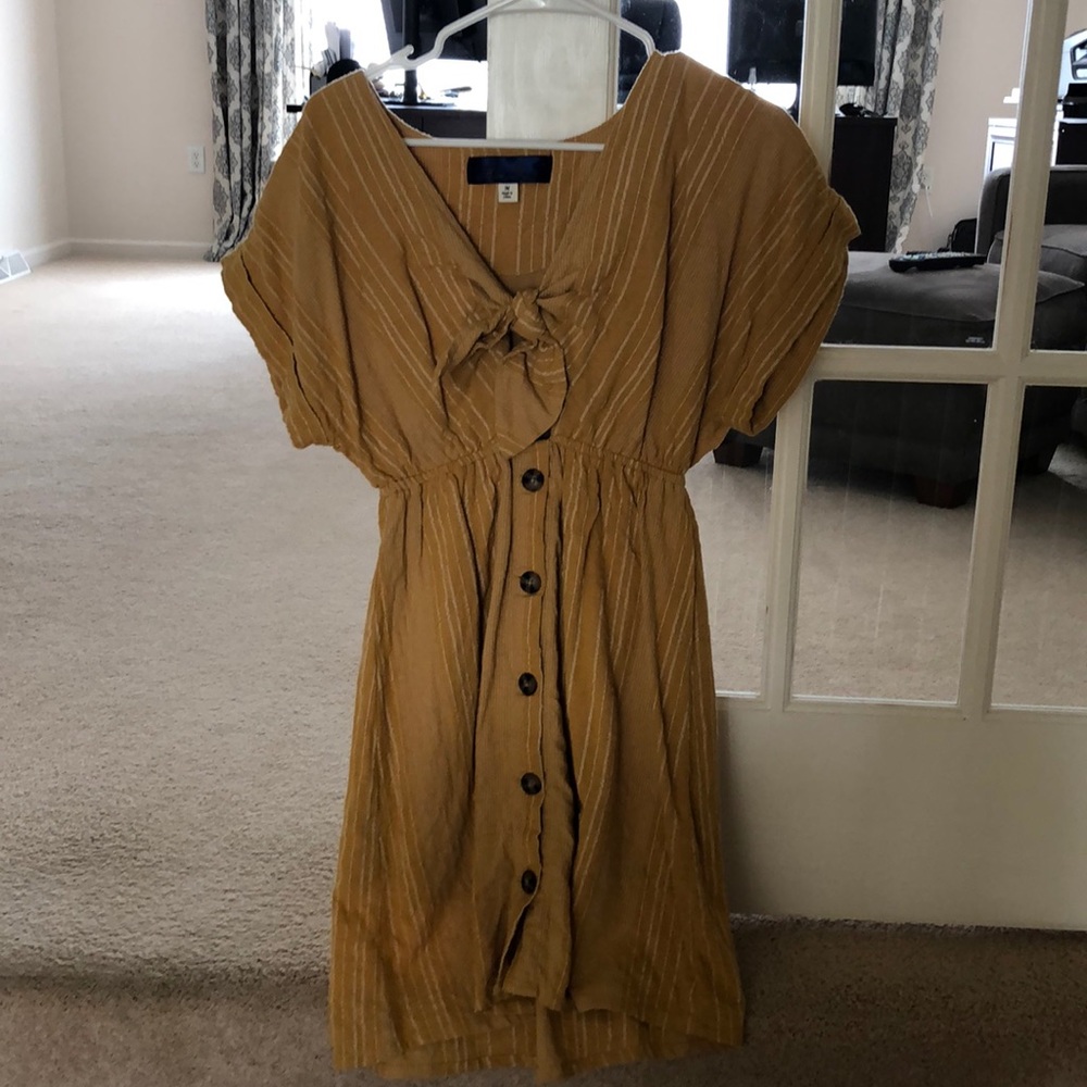 Francesca’s yellow dress
